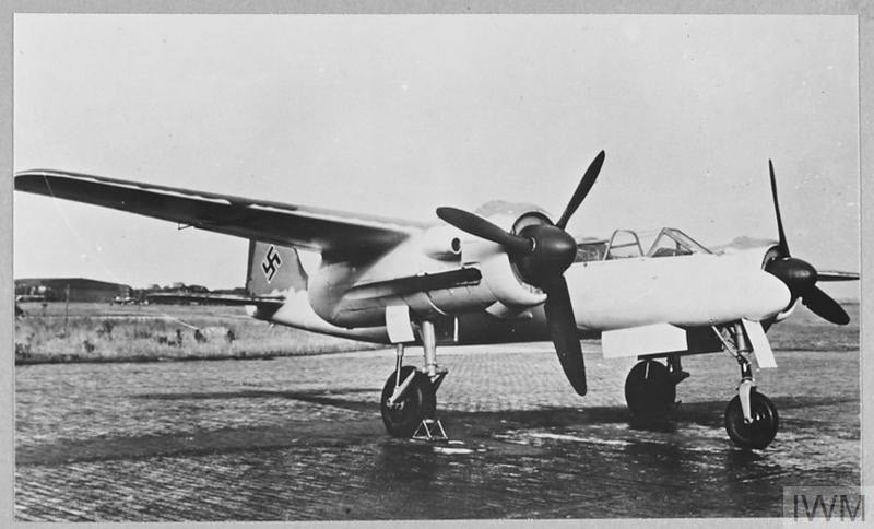 Focke Wulf Ta 154A from front-left 